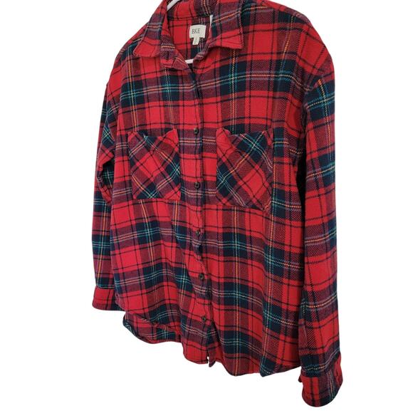 BKE Women’s Flannel Shirt Small Red Plaid Button Up Boyfriend Fit Supersoft - Picture 3 of 6